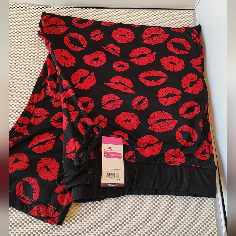 Men's Size 2XL (44-46) All My Kisses Valentine Sleep Pants Lounge Pajamas Black